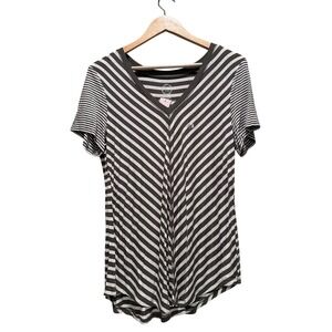NWT‎ Maurices 24/7 Green White Striped V-Neck Short Sleeve T-Shirt Large Casual